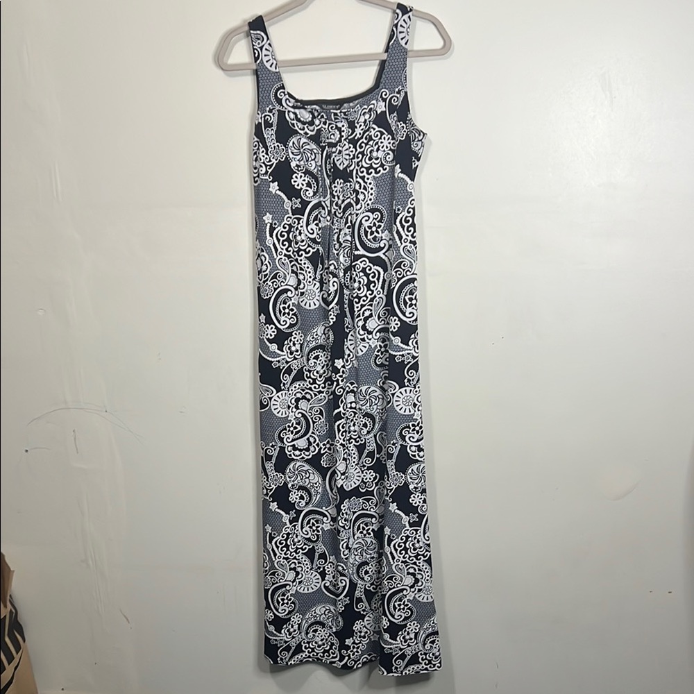 Glamour Elegant Black and White Paisley Maxi Dress